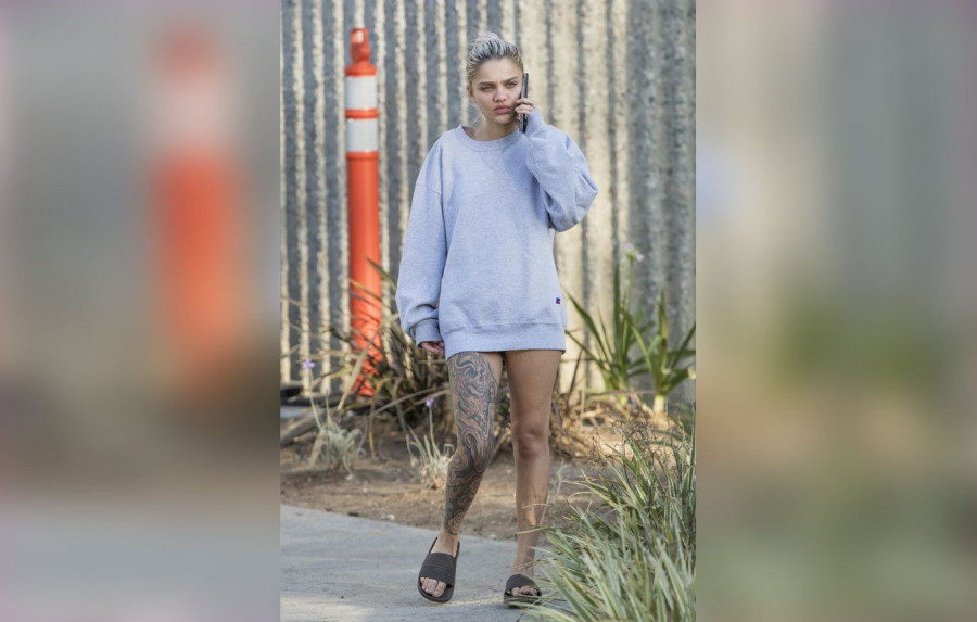 Kanye west leaves studio pantless model 7