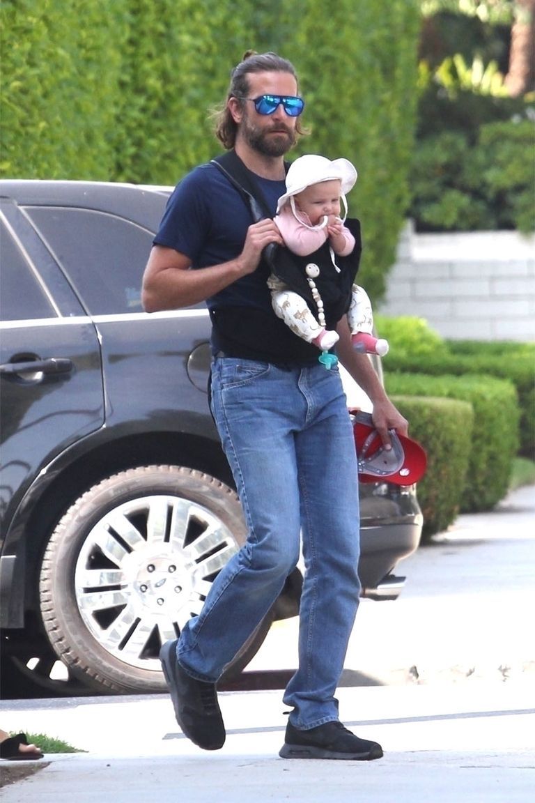 hbz brad irina baby embed 1501697189