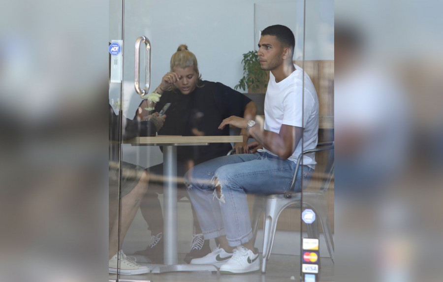 kourtney kardashian fight younes bendjima sofia richie flirt 04