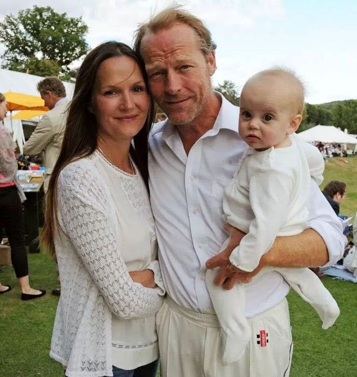 game of thrones actors real life partners 8 59b10490ddf8a 700