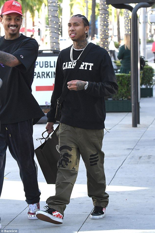 449B72FE00000578 0 image a 98 1506129245882