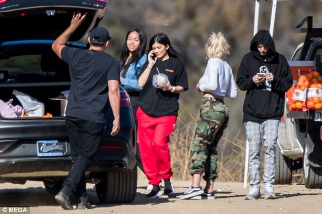 449DFF9C00000578 4912798 image a 10 1506176303100