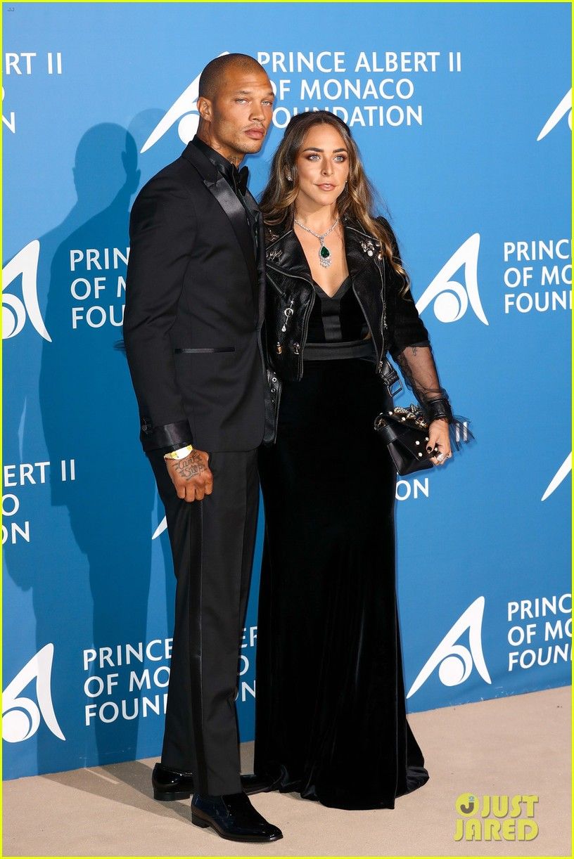 jeremy meeks chloe green make red carpet debut 05