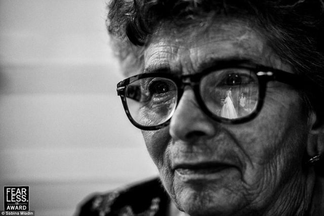 456F358D00000578 4989998 Stunning In the black and white photo taken by Sabina Mladin of a 22 1508285614453