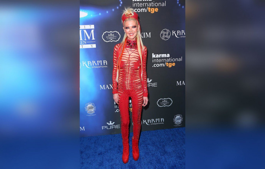 tara reid scary skinny at maxim halloween party 2r 1