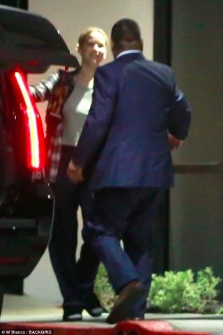 45CA992A00000578 0 image a 21 1509259968509