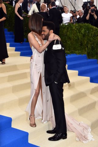 050117 selena gomez weekend met gala embed