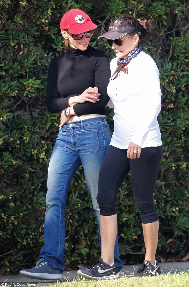 4645D83500000578 0 image a 72 1510542189775