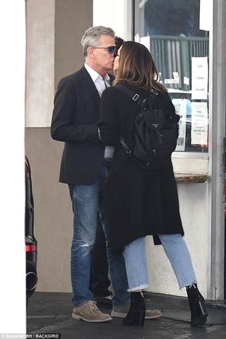 46E0F38C00000578 5137405 image a 50 1512151751035