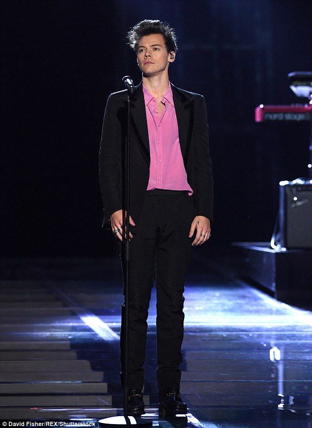 47B8D51600000578 0 image a 13 1514970274157