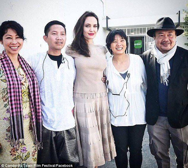 4806E18300000578 5260535 Lining up First They Killed My Father Writer Loung Ung posed wit a 34 1515712430222