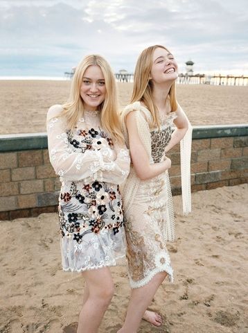 elle fanning dakota fanning photoshoot for vogue march 2017 1
