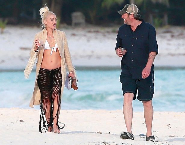 gwen stefani blake shelton beach vacation playa del carmen mexico 1