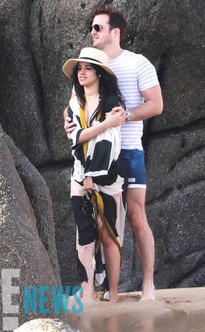 rs 634x1024 180209160328 634.1.Camila Cabello Matthew Hussey Mexico PDA.ms.020918