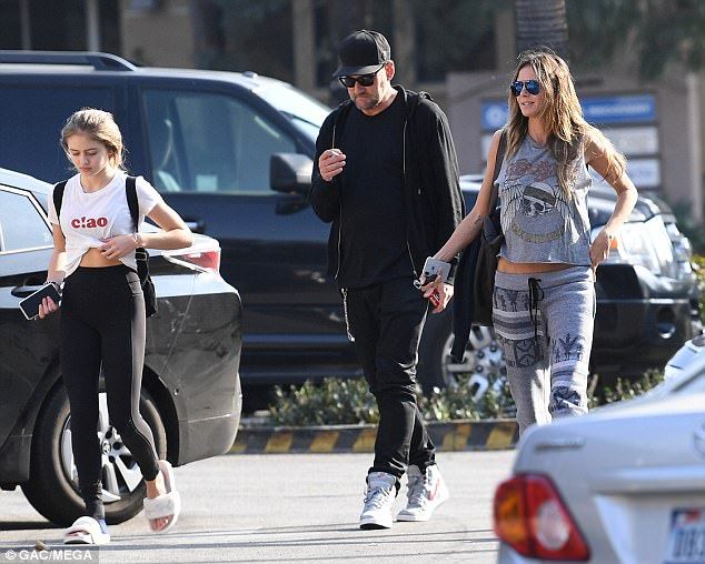 4918415F00000578 0 image a 87 1518351551453