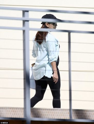 4953A17100000578 5404367 image a 101 1518907573517