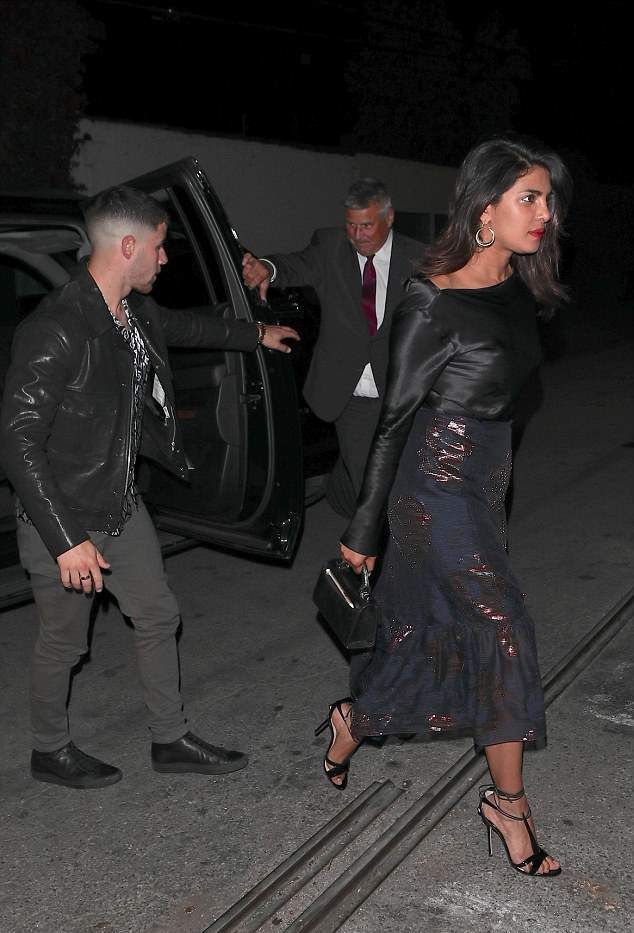 4CD9FE7F00000578 0 image a 32 1527976392538 copy