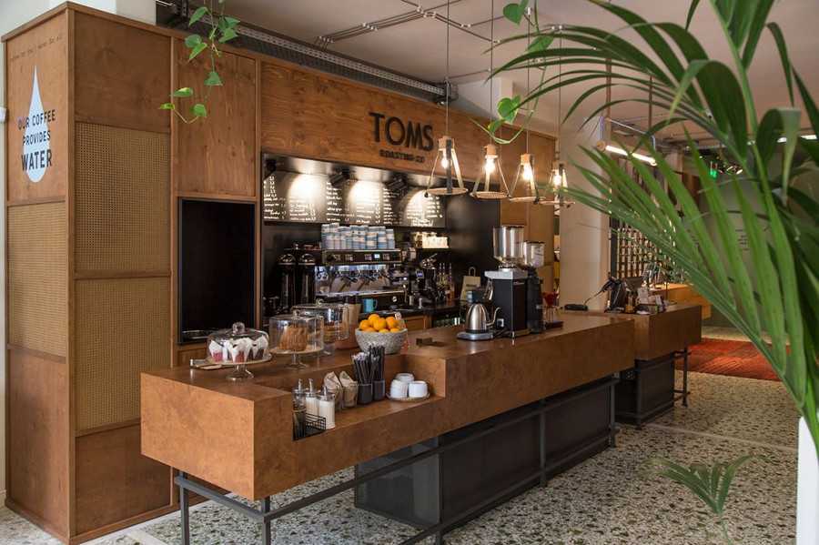 TOMS store ATHENS3