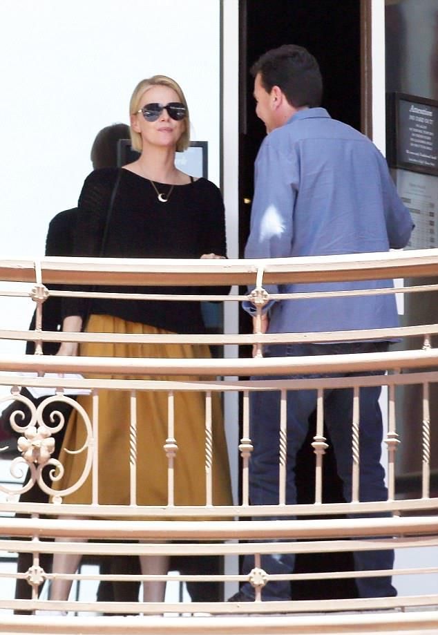 4D40A8E000000578 5847243 image a 8 1529048336446