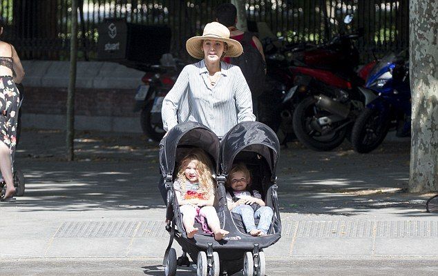 4D9C39C700000578 0 image a 50 1529930865168