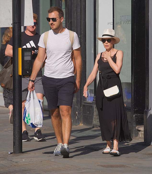 4DE9260800000578 5916957 image a 42 1530696285633