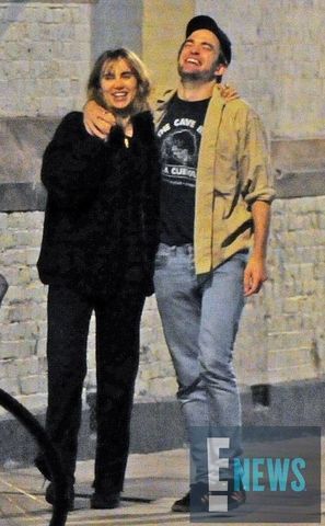 Robert Pattinson Suki Waterhouse 