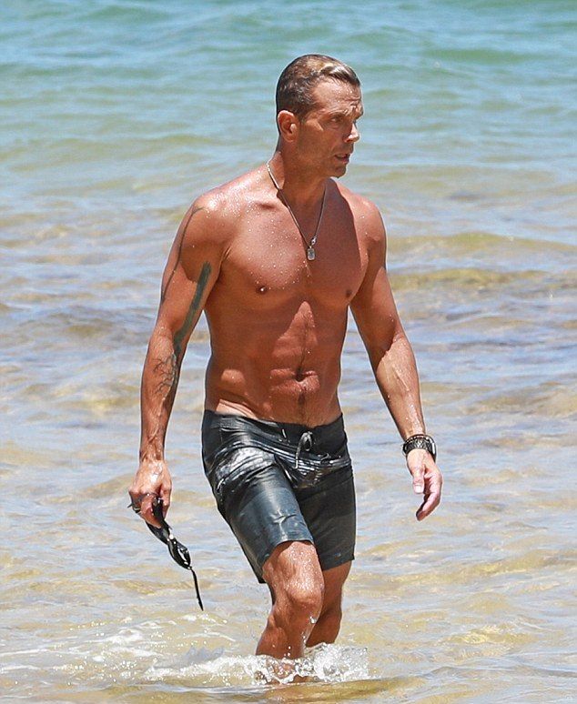 4F47CF1D00000578 0 image a 146 1534887202375