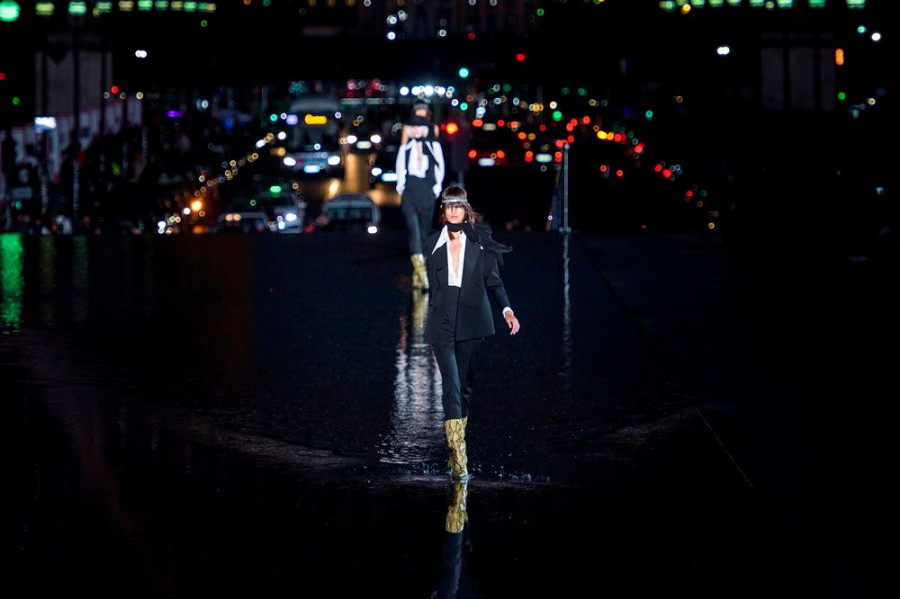 Saint Laurent S19 007