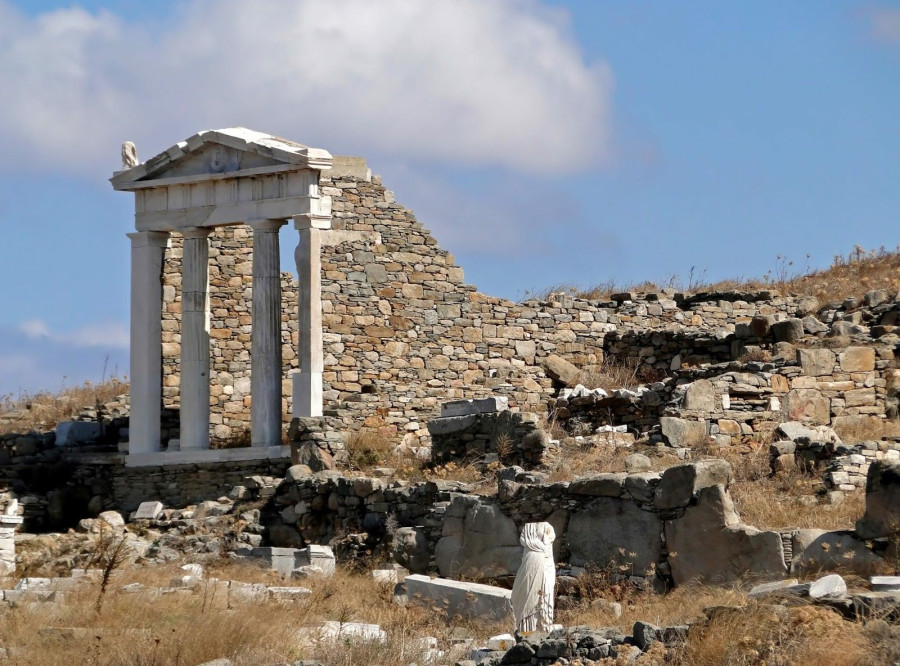 rhneia