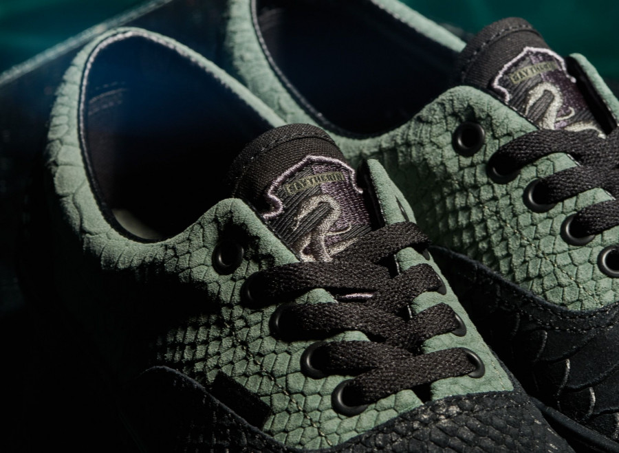 FA19 Classics VN0A4BV4VXQ ERA HARRYPOTTER SLYTHERIN Black Elevated Macro1