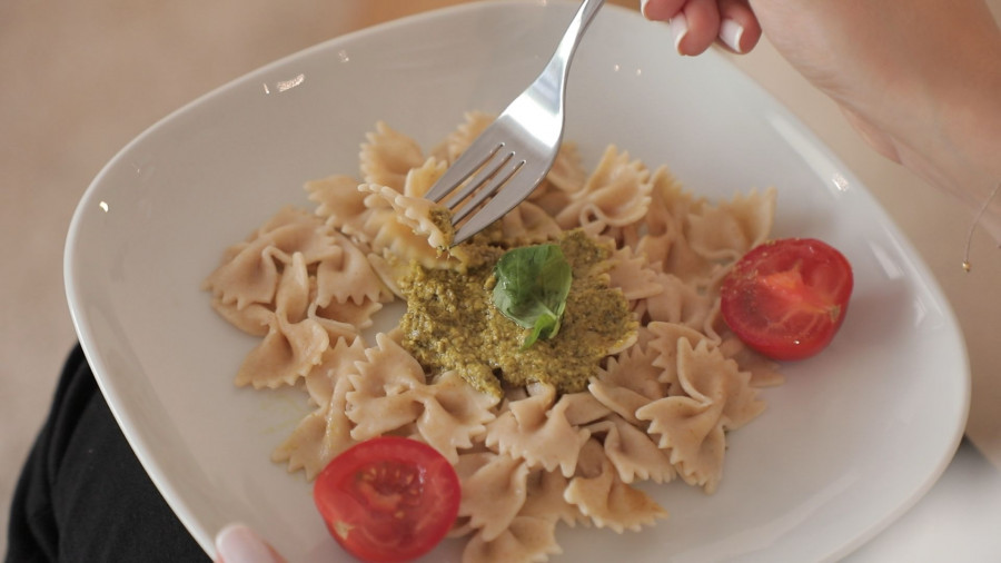 MELISSA KAMPOYRI 009