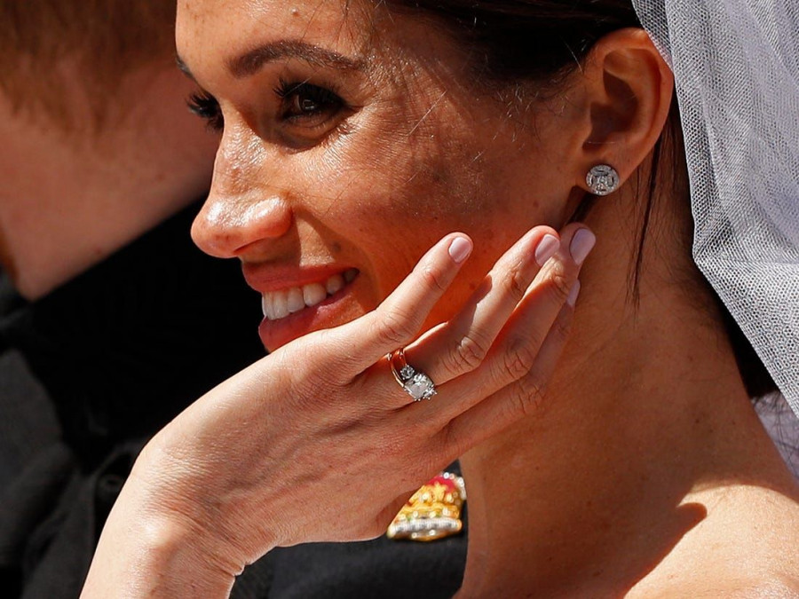 5b180c7e42e1cc376362ff7b