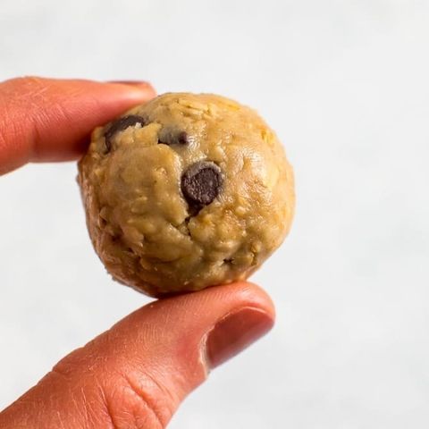 tahini chocolate chip energy bites 670x670