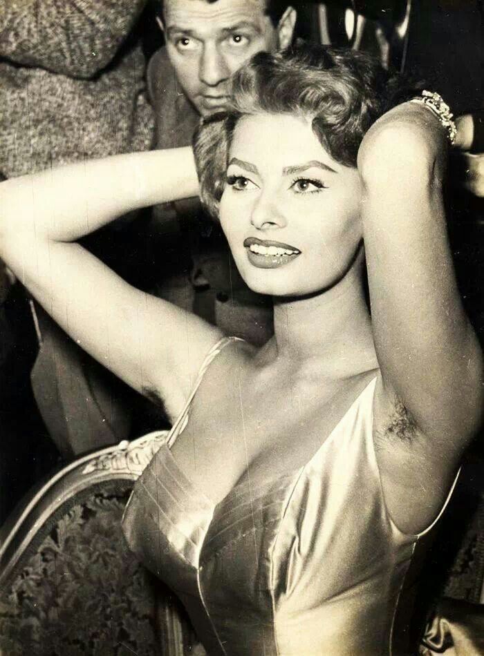sofia loren aksiristes masxales