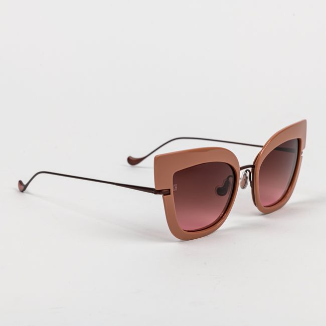 eye syrakas golden hall