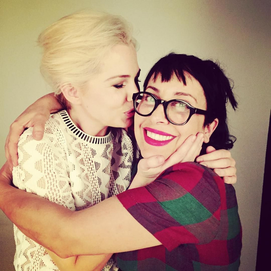 angela levin apokleistiki sinentefksi58