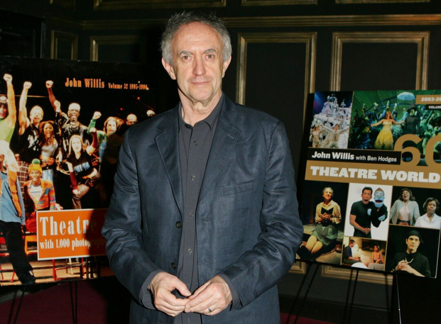 the crown jonathan pryce