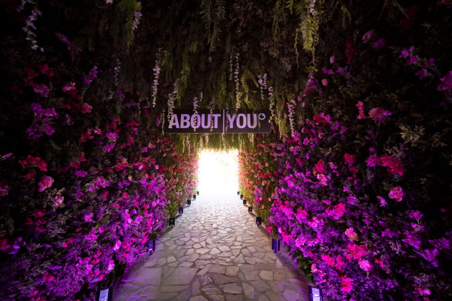 42.About You είσοδος