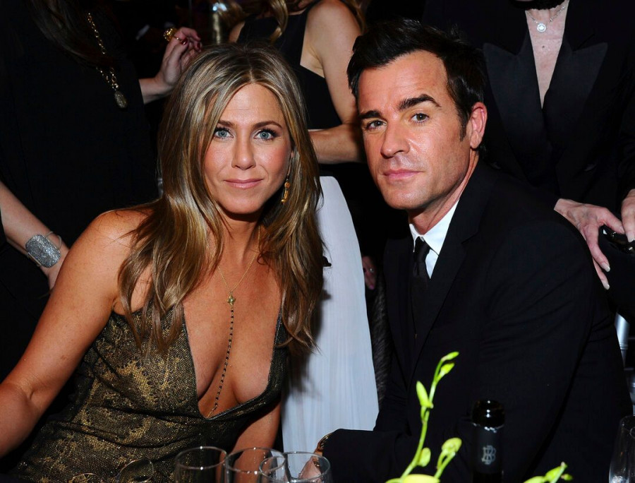 jennifer aniston dating 2