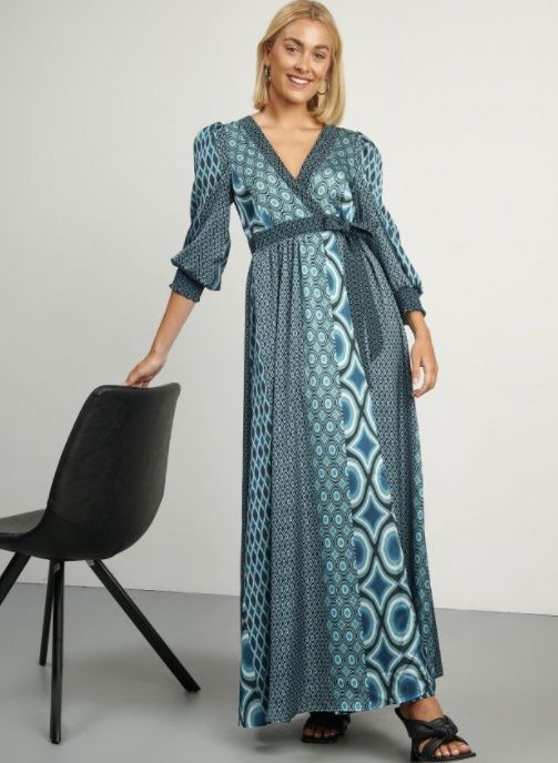 v neck dresses curvy10