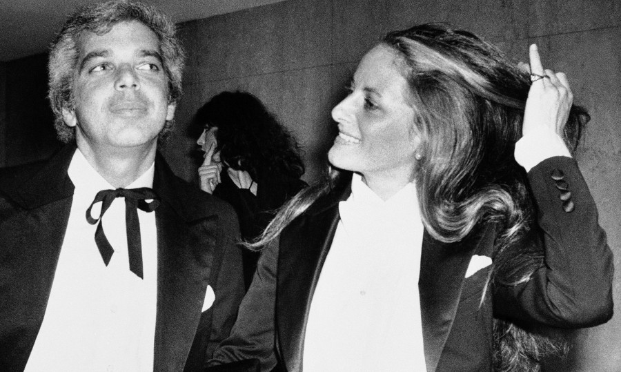 Ο Ralph Lauren με τη σύζυγό του, Ricky, στο gala των Coty Awards στο New York's Fashion Institute of Technology (30/9/1977)