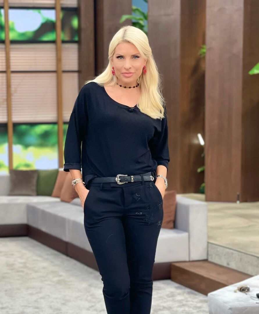 eleni menegaki outfits16