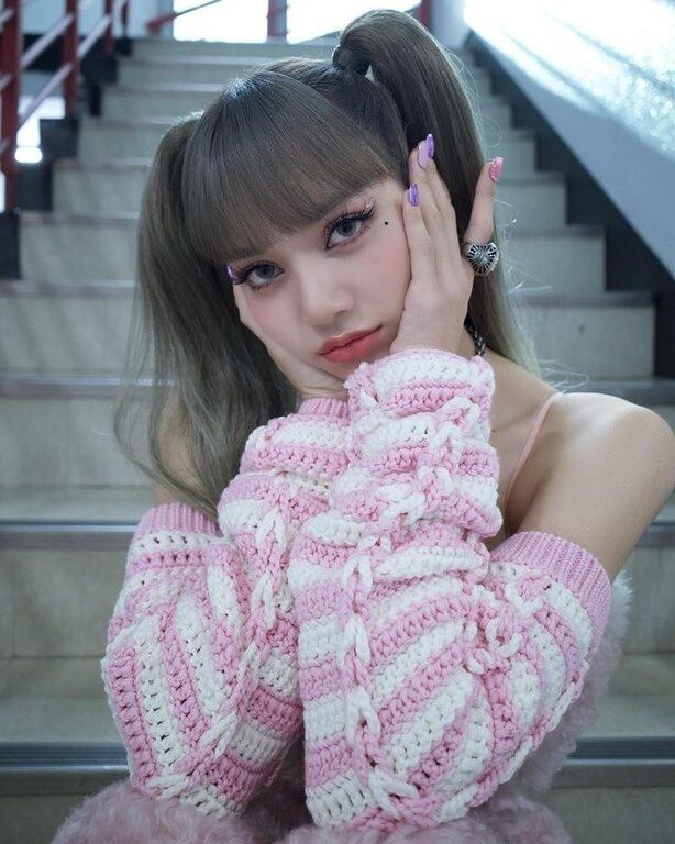 lisa blackpink prwti sillogi me mac2