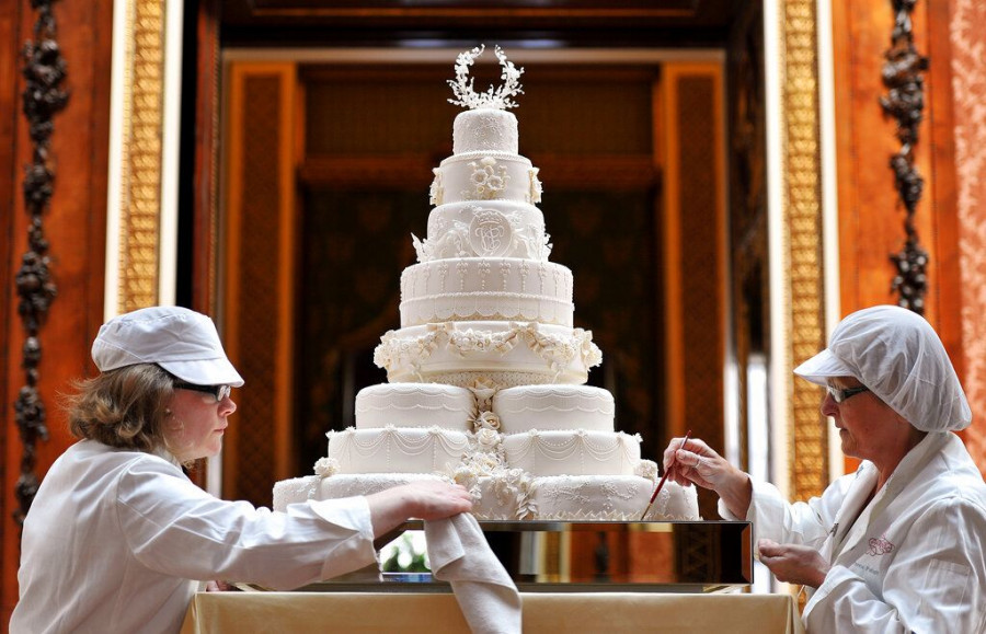 royal weddings rules2 weddingcake