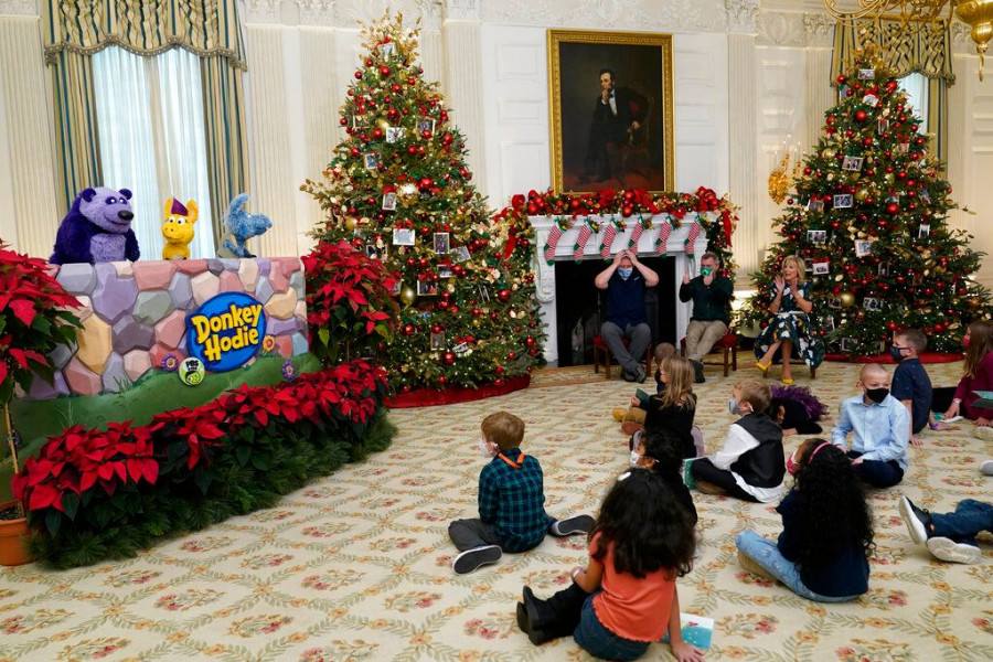 biden marioneta copy