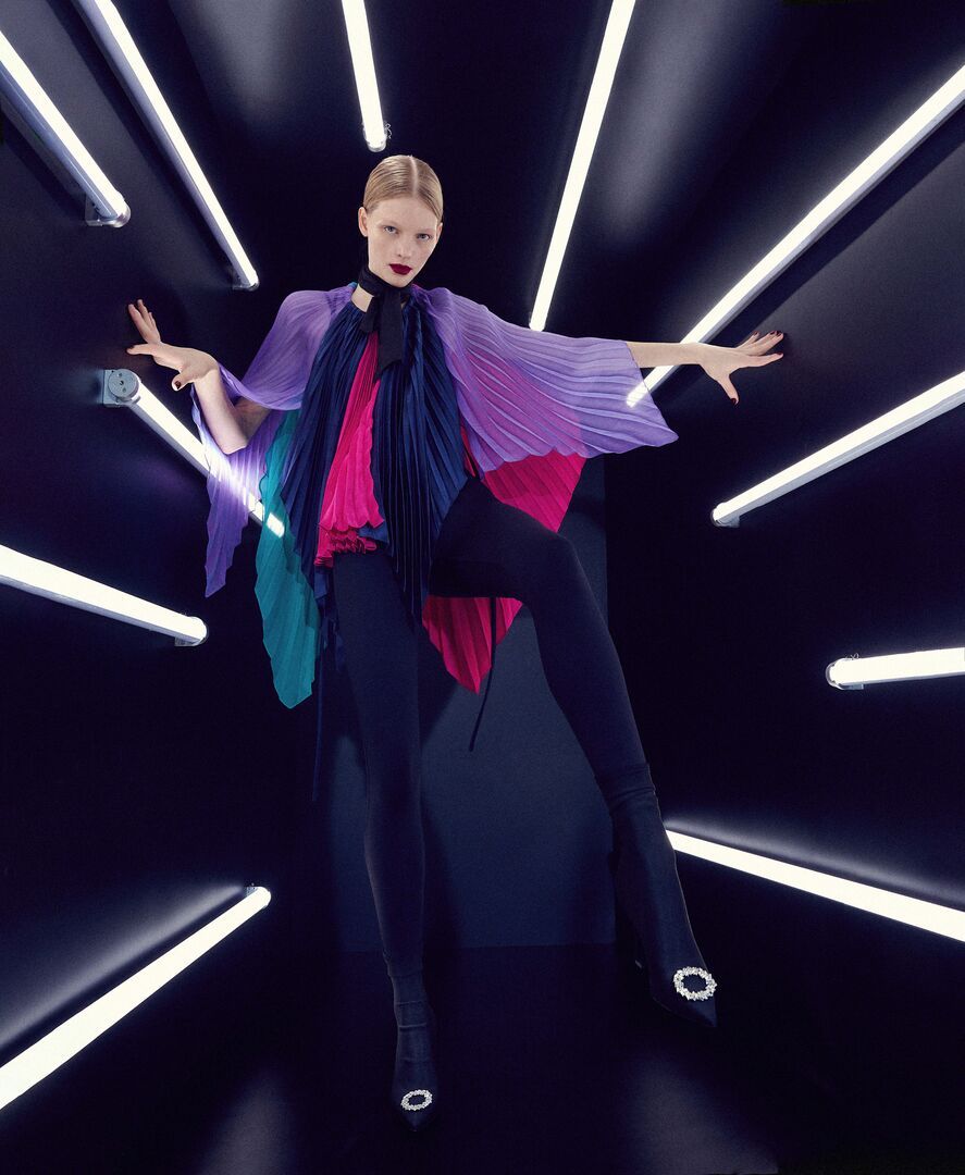 Tsakiris Mallas Social XMAS 7