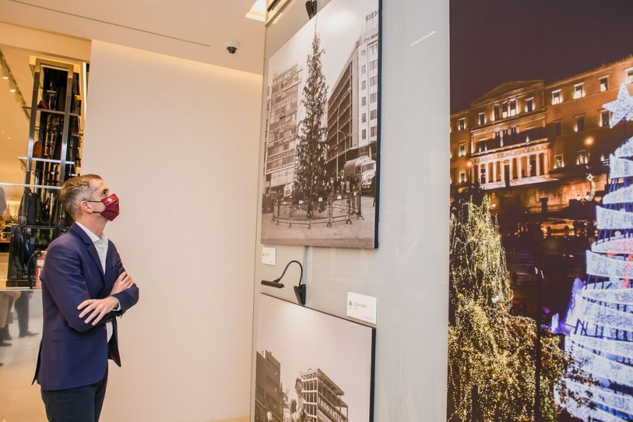 02. 2021.12.20 attica city of Athens Photo Exhibition mayors visit 