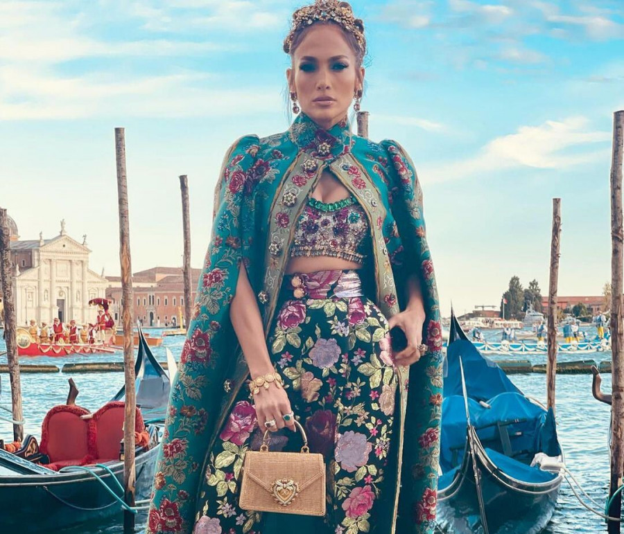 dolce_gabbana_jlo-3.jpg