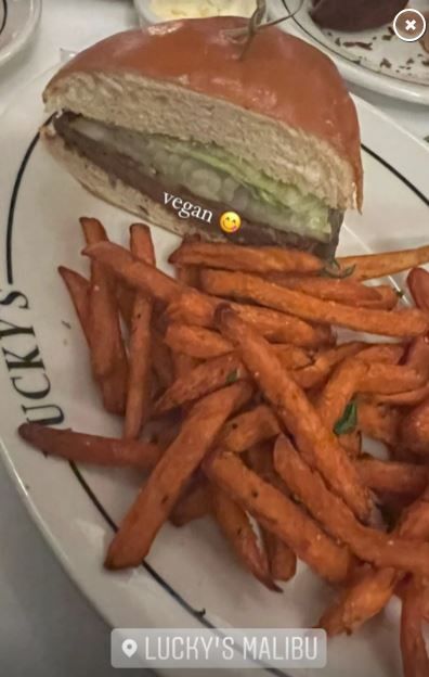 burger kourtney kardashian