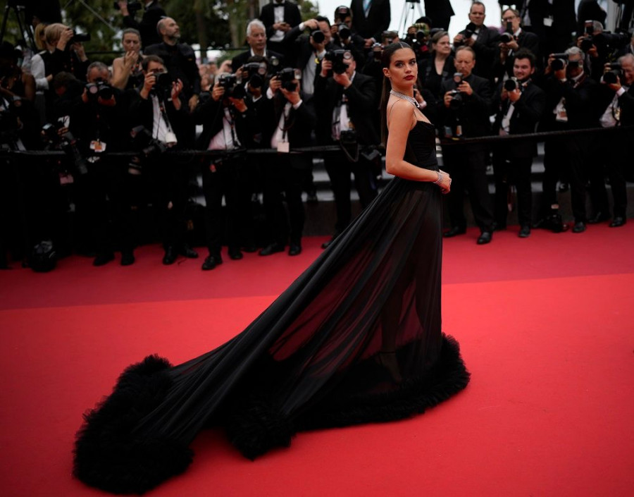 France Cannes 2022 Forever Young Red Carpet